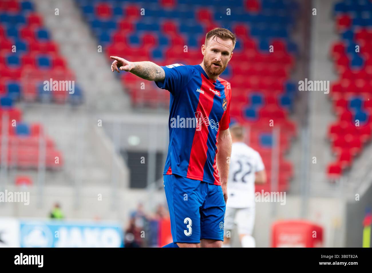 OPOLE, POLONIA – 23 APRILE 2025: BetClic 1 Liga Match Odra Opole vs Stal Rzeszow. Nella foto Jiří Piroch (3). Foto Stock