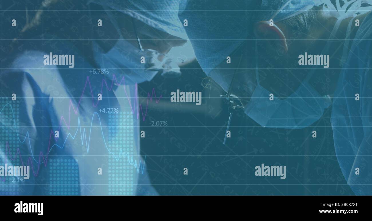 Immagine di elaborazione dati medici su chirurghi caucasici in maschere facciali Foto Stock