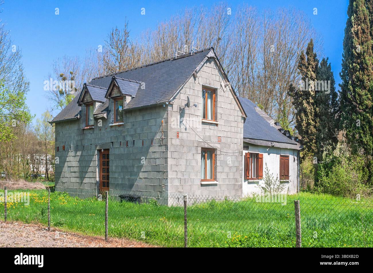 Ammodernamento e ampliamento di una piccola casa a più grandi alloggi per le vacanze - Preuilly-sur-Claise, Indre-et-Loire (37), Francia. Foto Stock