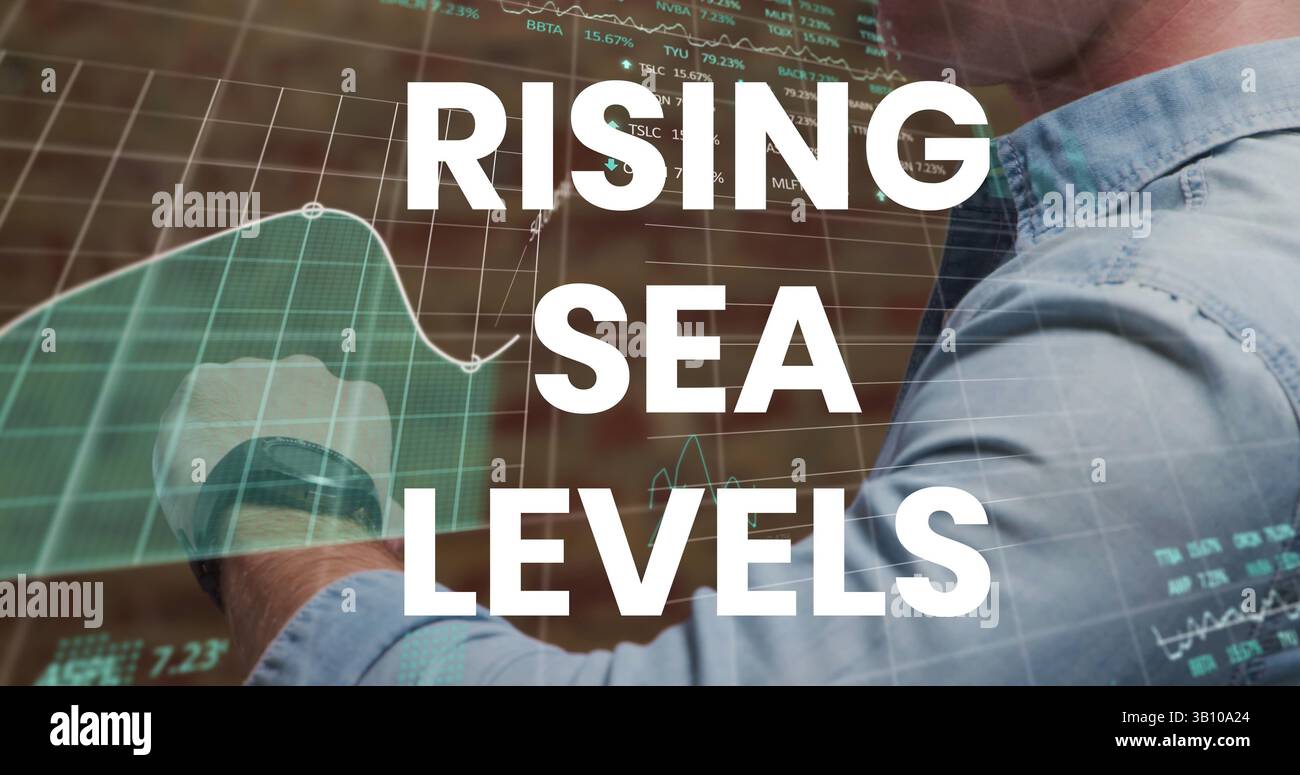 Immagine dell'innalzamento del livello del mare rispetto al grafico finanziario e uomo d'affari caucasico con smartwatch Foto Stock