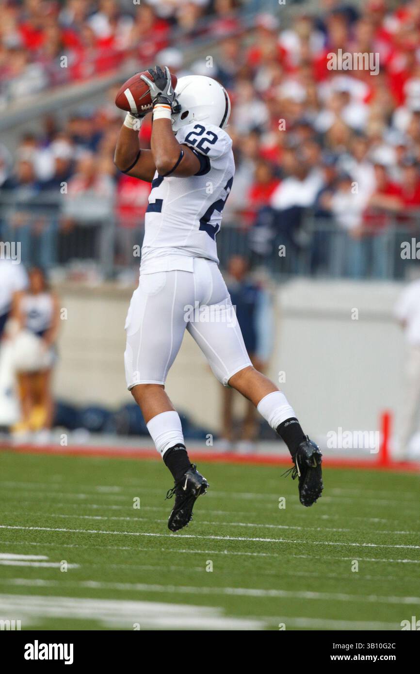 13 novembre 2010: Il running back dei Penn State Nittany Lions Evan Royster (22) riceve un ricevimento durante la partita di football della NCAA contro l'Ohio State all'Ohio Stadium di Columbus, Ohio. (Immagine di credito: © Rick Osentoski/Cal Sport Media/ZUMApress.com) Foto Stock
