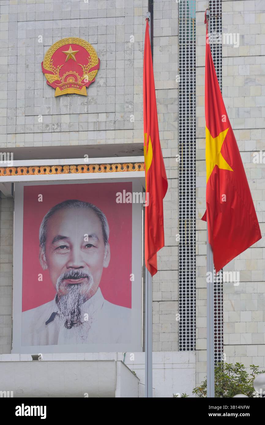 Presente e passato - la vivace vita di Hanoi, capitale del Vietnam VN Foto Stock