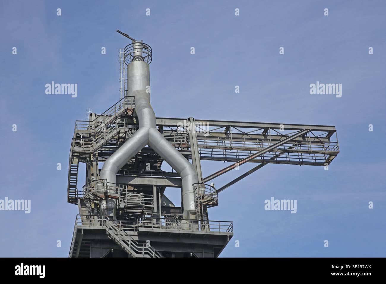 Altoforno con tubazioni, costruzione di metalli, ex ferriere, ferriere, industria siderurgica, produzione di ghisa, produzione di metalli, autoportante, io Foto Stock