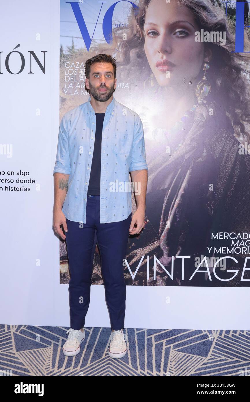 Città del Messico, Messico. 24 aprile 2025. Giuseppe gamba posa per le foto durante la cerimonia di apertura di Espacio Vogue México al Four Seasons Hotel. Il 24 aprile 2025 a città del Messico, Messico. (Foto di Yamak Perea/ Eyepix/Sipa USA) credito: SIPA USA/Alamy Live News Foto Stock Città del Messico, Messico. 24 aprile 2025. Giuseppe gamba posa per le foto durante la cerimonia di apertura di Espacio Vogue México al Four Seasons Hotel. Il 24 aprile 2025 a città del Messico, Messico. (Foto di Yamak Perea/ Eyepix/Sipa USA) credito: SIPA USA/Alamy Live News Foto Stock