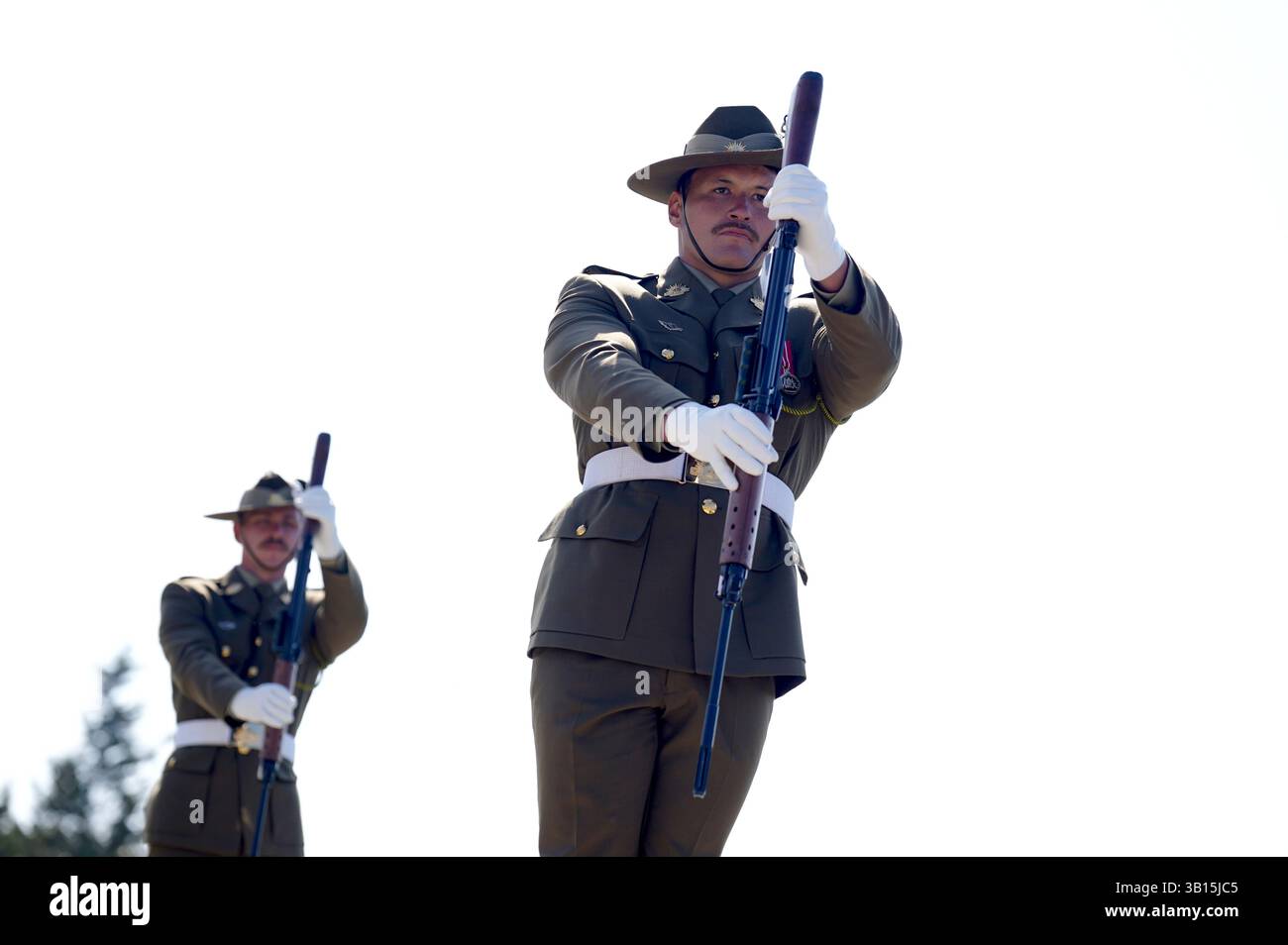 Membri della Guardia federale australiana presso l'Australia National Service presso il cimitero di Lone Pine sulla penisola di Gallipoli. La Princess Royal è in Turchia per celebrare l'Anzac Day, che commemora l'anniversario dell'inizio degli sbarchi di Gallipoli, ed è una giornata nazionale di commemorazione per l'Australia e la nuova Zelanda. Data foto: Venerdì 25 aprile 2025. Foto Stock