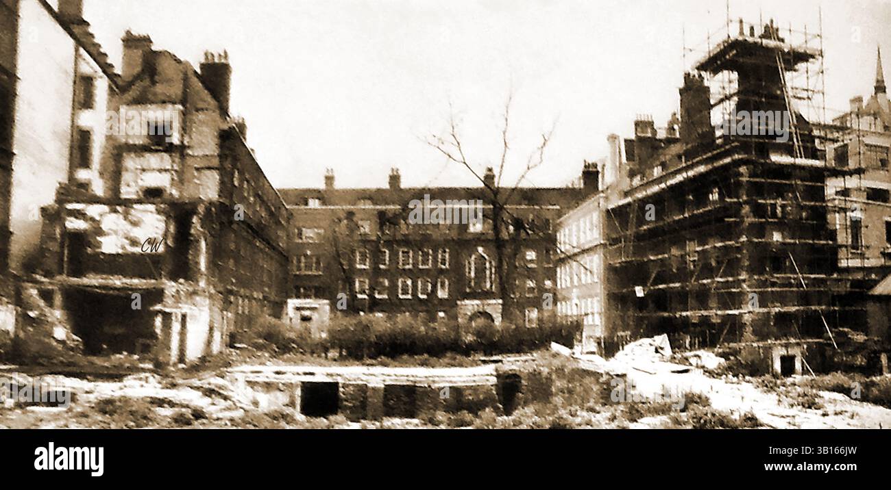 1953 - ricostruzione di Londra dopo la seconda guerra mondiale - The Staple Inn, Holborn. Un tempo era usato come un graffio di lana dove la lana veniva pesata e tassata e sopravvisse al grande incendio di Londra nel 1666 Foto Stock
