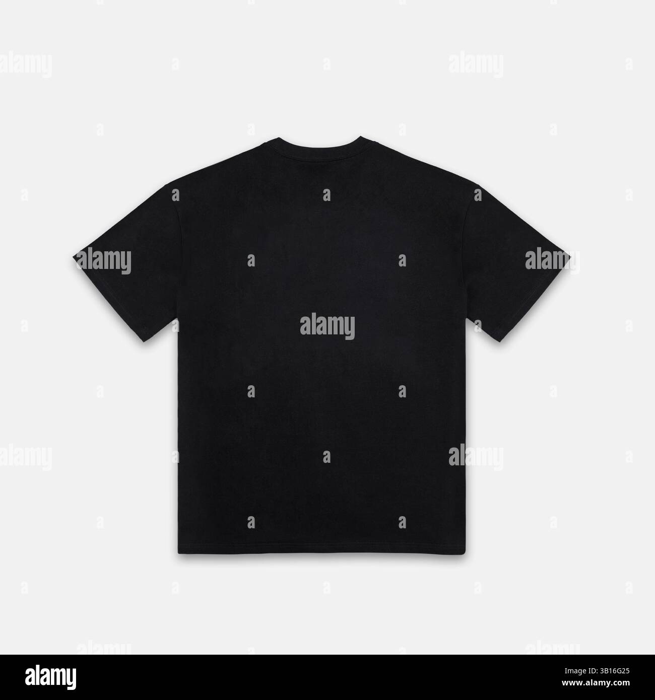 Versatile T-shirt nera a manica corta: Foto di prodotto casual minimalista Foto Stock