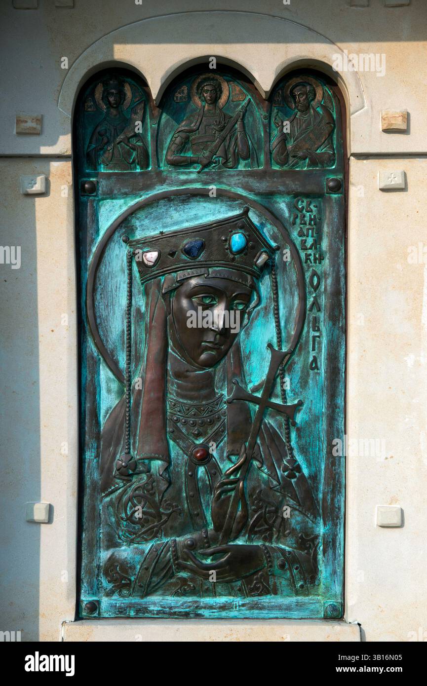 Piccola cappella davanti alla chiesa di Sant'Andrews, Kiev, capitale dell'Ucraina Foto Stock