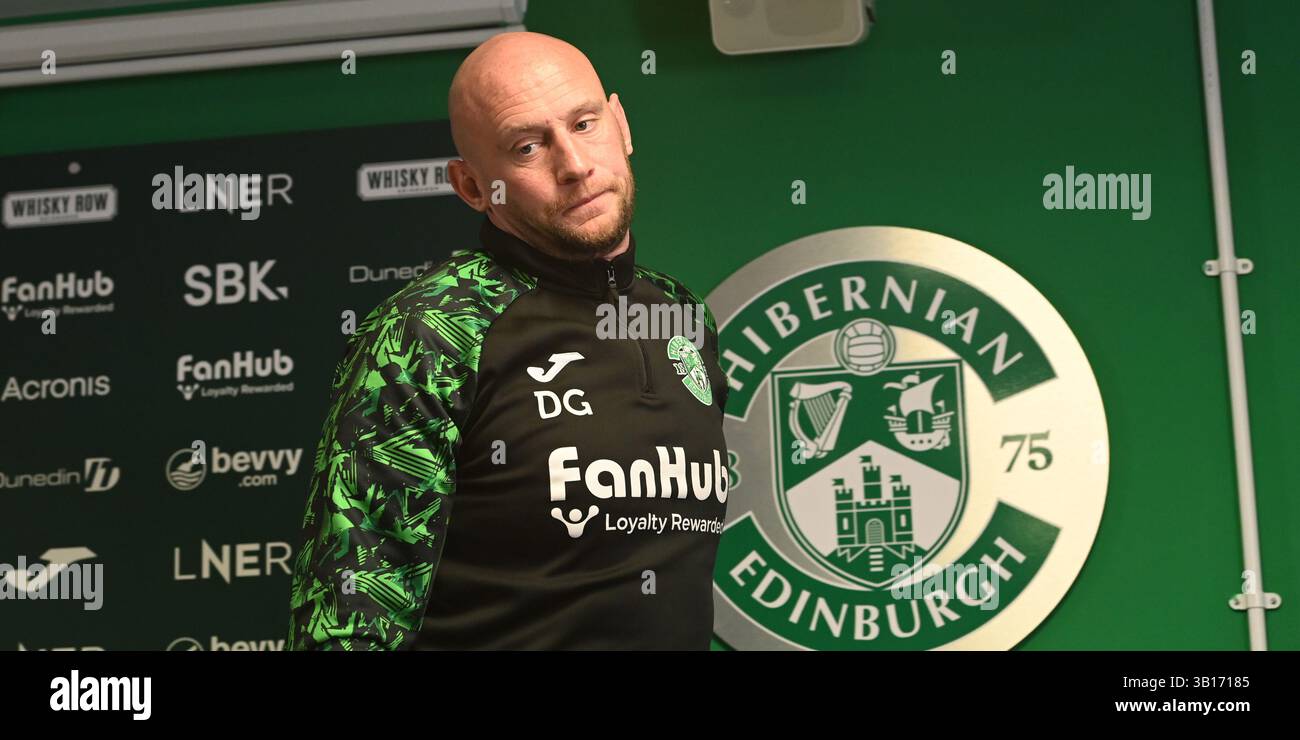 East Mains.Ormiston.Tranent.East Lothian.Scotland.UK. 25 aprile 25 Conferenza stampa Hiberniana il capo allenatore David Gray è lieto di aver firmato un nuovo contratto triennale con il Club. Crediti: eric mccowat/Alamy Live News Foto Stock