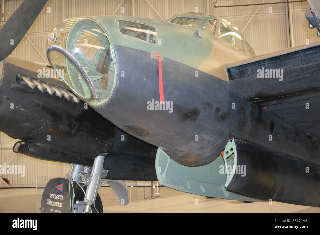 Una Mosquito B.35, dipinta come una B. Mk XX costruita in Canada, pilotata da Guy Gibson, VC nel suo ultimo attacco fatale. Conservato nel RAF Museum, Midlands Foto Stock