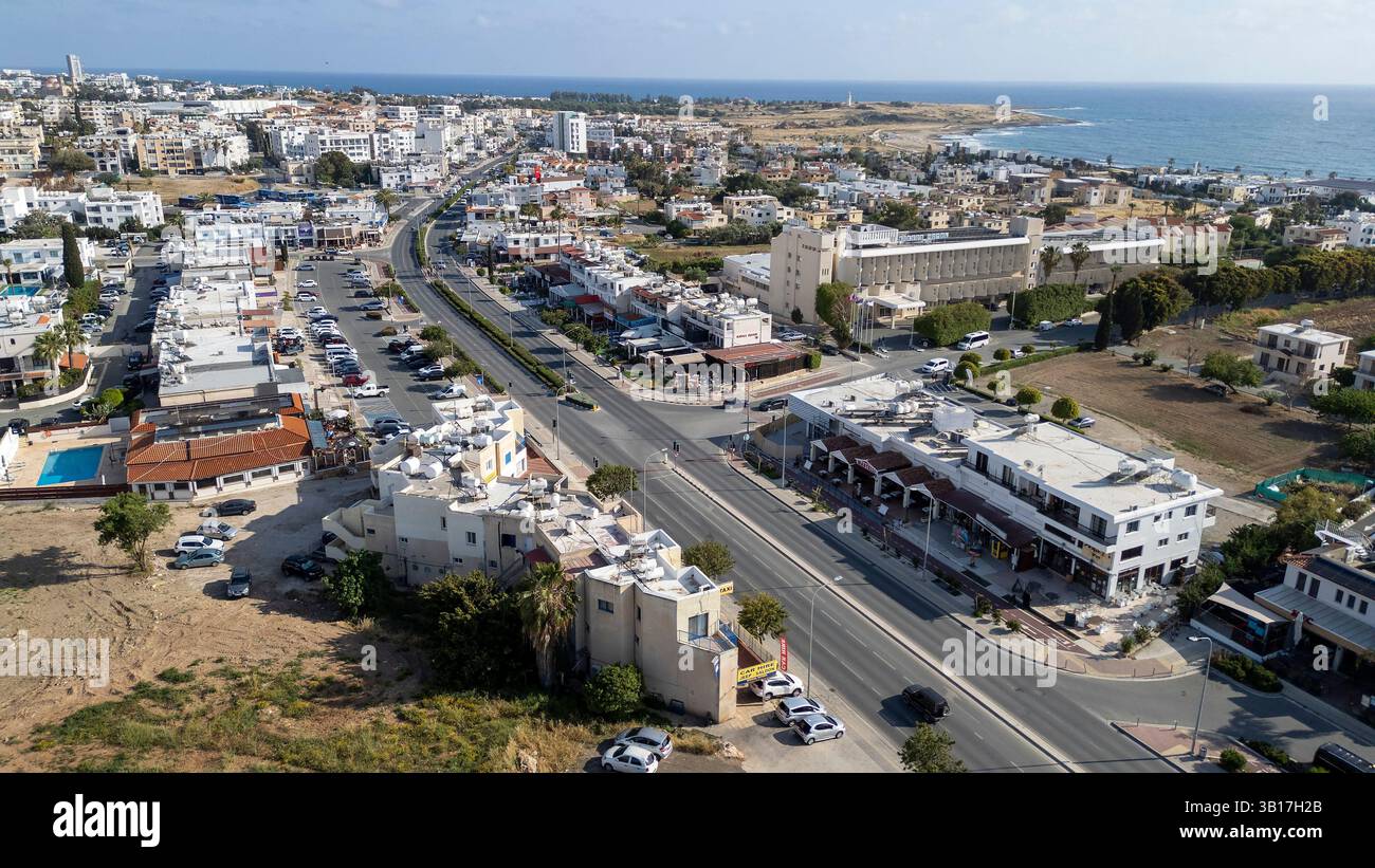 Vista aerea dall'alto dell'area turistica della strada Tomba dei Re, Kato Paphos, Paphos, Repubblica di Cipro. Foto Stock