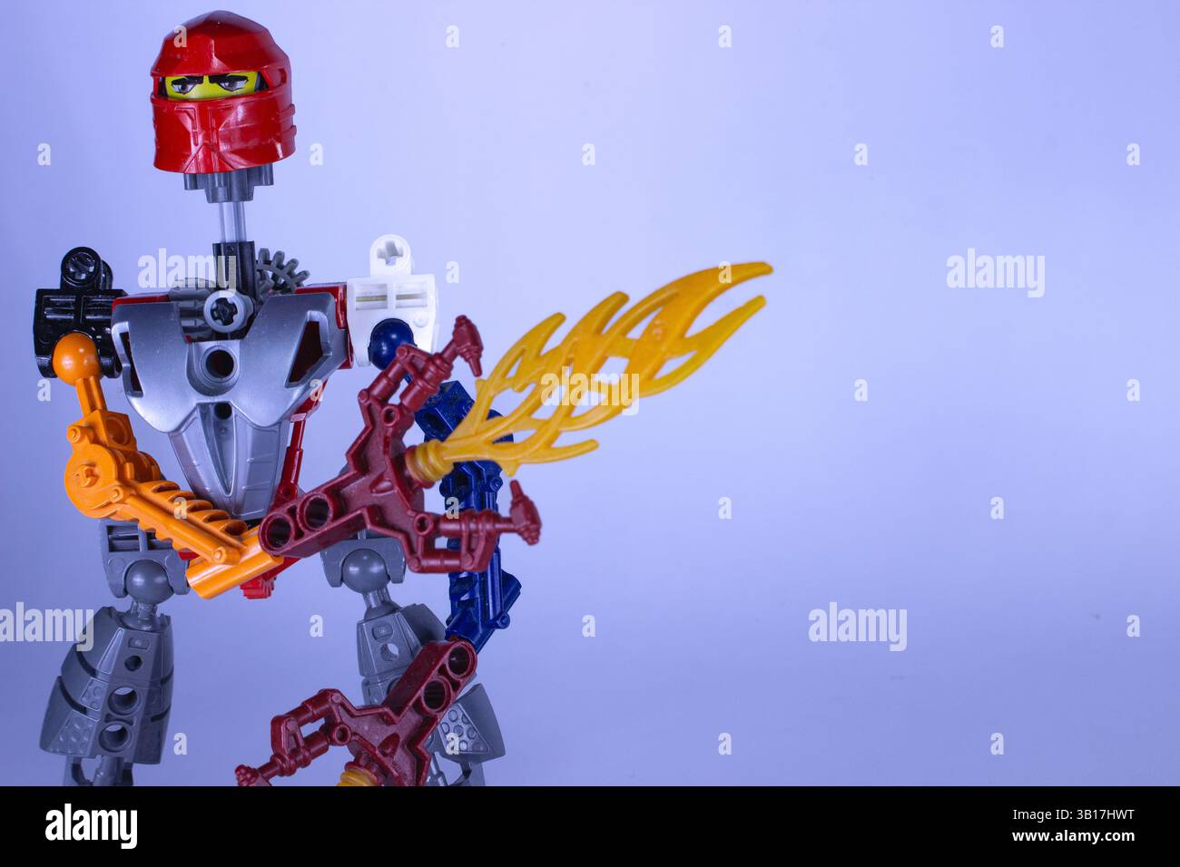 Fire Warrior – personaggio LEGO Bionicle in azione Foto Stock
