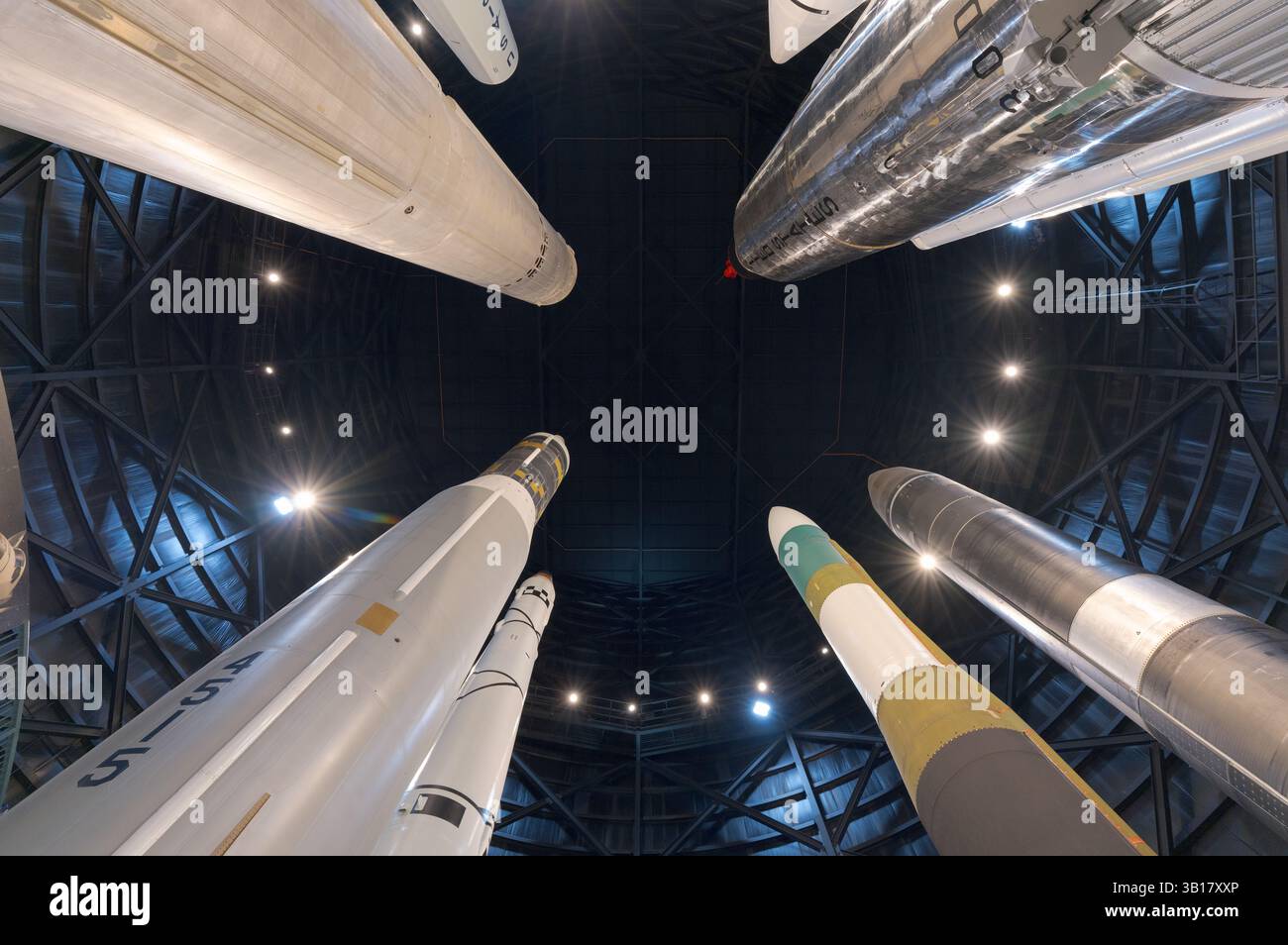 DAYTON, OHIO - 29 SETTEMBRE 2024: Il National Museum of the United States Air Force. È considerato il più antico e grande museo dell'aviazione militare Foto Stock