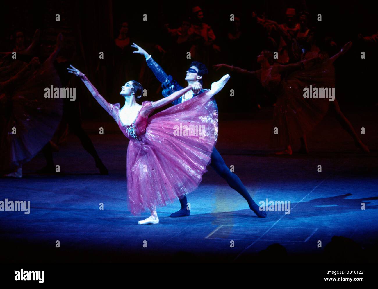 Nadezhda Gracheva (Giulietta), Yuri Klevtsov (Romeo) in ROMEO E GIULIETTA presentato dal Balletto Bolshoi alla Royal Albert Hall, Londra SW7 09/01/1993 musica: Sergei Prokofiev Foto Stock