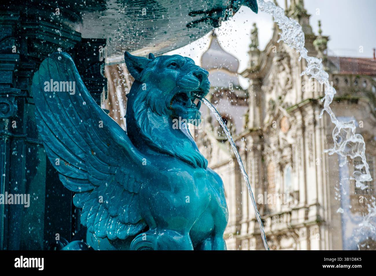 Fontana dei Leoni in marmo del XIX secolo, fonte dos Leões, Prac de Gomes Teixeira, piazza pubblica, città di Porto, Oporto, Portogallo Foto Stock