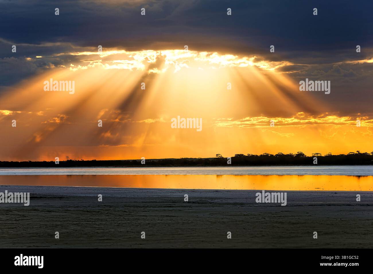 Tramonto sul lago Ninan, Australia Occidentale Foto Stock