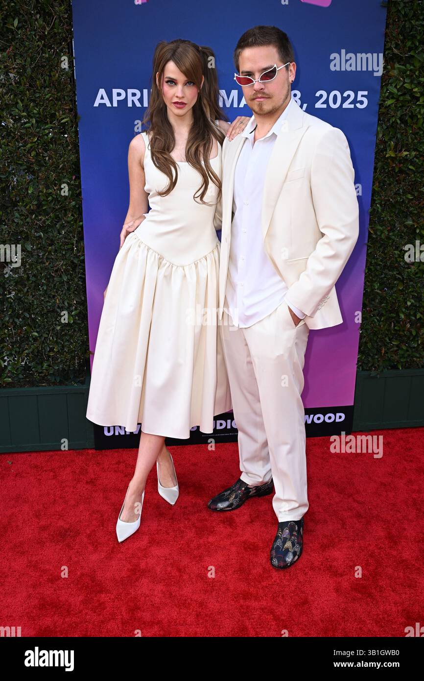 Universal City, Stati Uniti. 25 aprile 2025. Barbara Pavlin e Dylan Sprouse arrivano all'Universal fan Fest Nights che si tiene agli Universal Studios di Hollywood il 25 aprile 2025 a Universal City, CA. © Starbuck/AFF-USA.com crediti: AFF/Alamy Live News Foto Stock