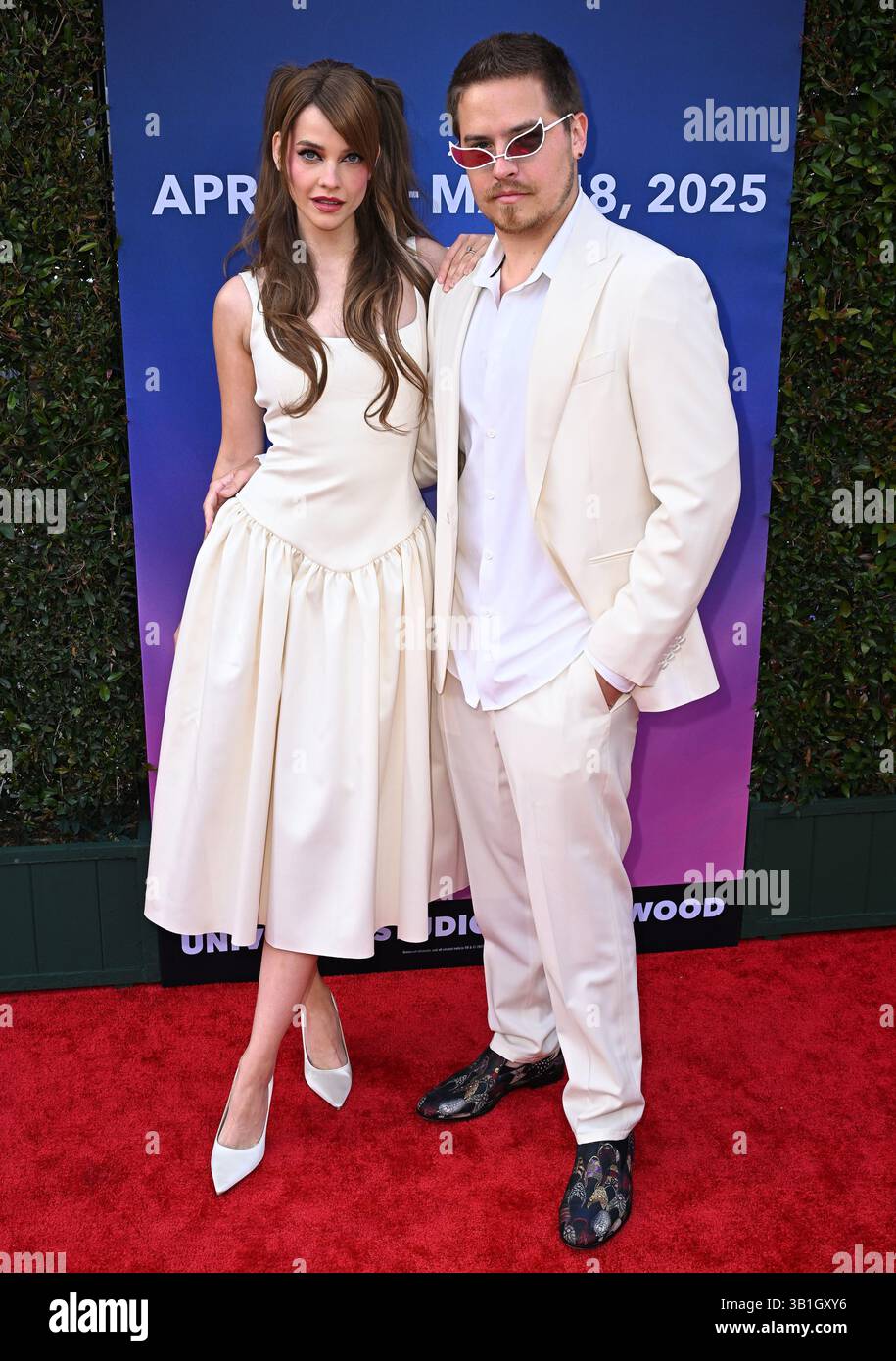 Universal City, Stati Uniti. 25 aprile 2025. Barbara Pavlin e Dylan Sprouse arrivano all'Universal fan Fest Nights che si tiene agli Universal Studios di Hollywood il 25 aprile 2025 a Universal City, CA. © Starbuck/AFF-USA.com crediti: AFF/Alamy Live News Foto Stock