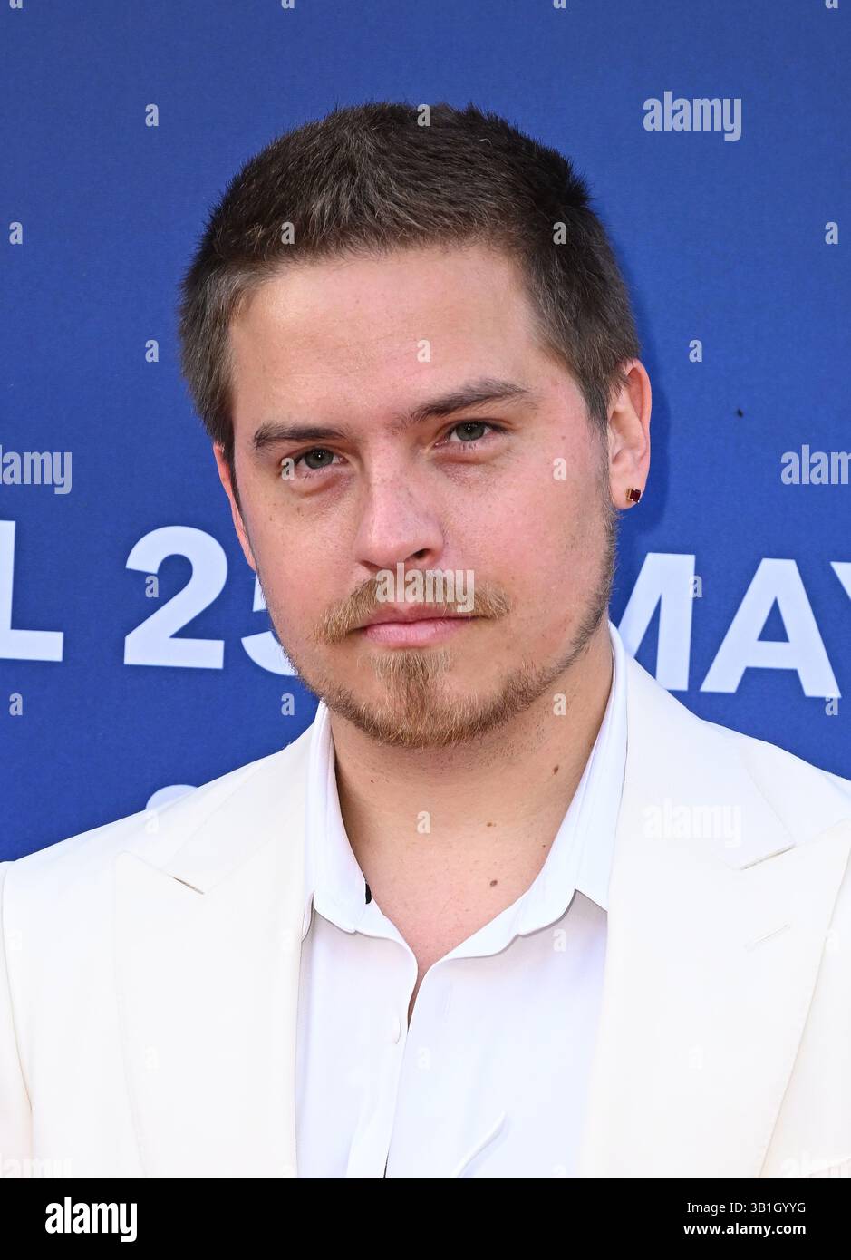 Universal City, Stati Uniti. 25 aprile 2025. Dylan Sprouse arriva all'Universal fan Fest Nights che si tiene agli Universal Studios Hollywood il 25 aprile 2025 a Universal City, CA. © Starbuck/AFF-USA.com crediti: AFF/Alamy Live News Foto Stock