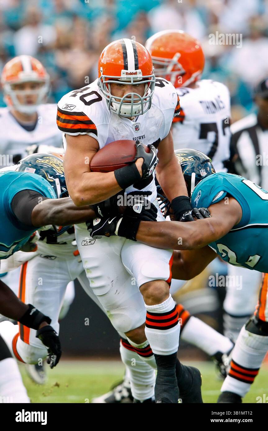 21 novembre 2010: Il running back dei Cleveland Browns Peyton Hillis (40) corre per yard durante il primo tempo tra la AFC South Conference i Jacksonville Jaguars e la AFC North Conference i Cleveland Browns all'EverBank Field di Jacksonville, Florida. (Immagine di credito: © Gray Quetti/Cal Sport Media/ZUMAPRESS.com) Foto Stock