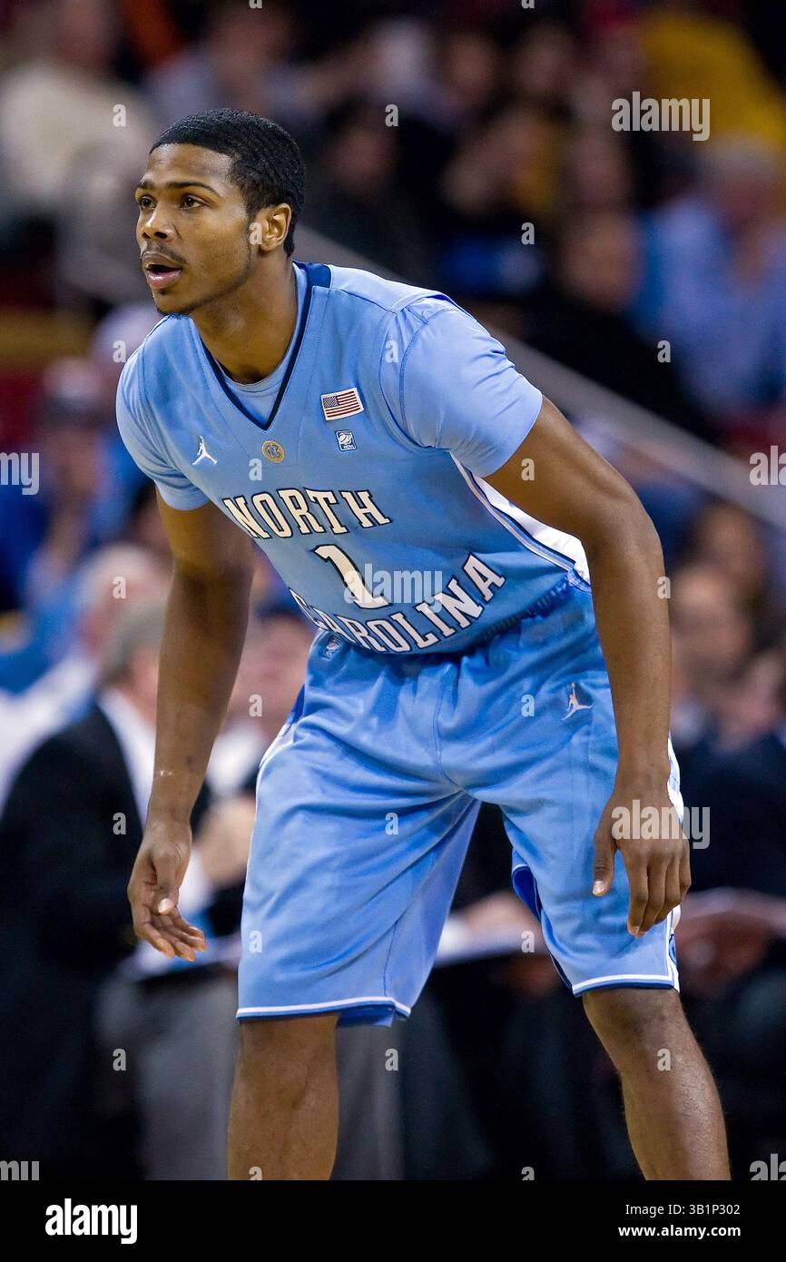 1 febbraio 2011: I North Carolina Tar Heels guardano Dexter Strickland (1) in azione contro i Boston College Eagles al Conte Forum di Chestnut Hill, Massachusetts. North Carolina ha sconfitto il Boston College 106-74.(Credit Image: © Anthony Nesmith/Cal Sport Media/ZUMAPRESS.com) Foto Stock