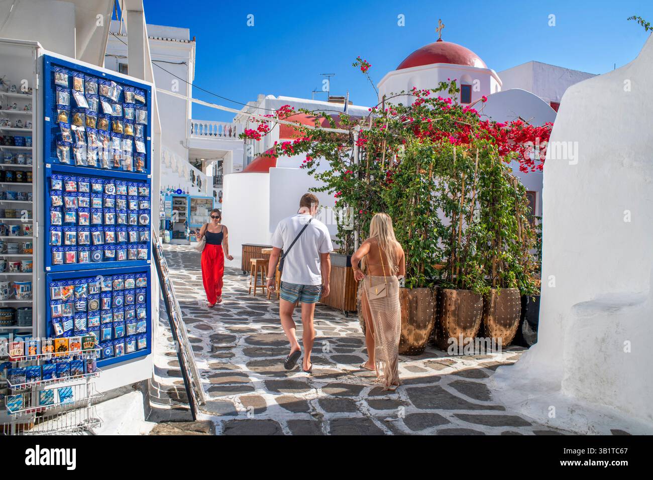 Città vecchia e chiesa nel quartiere Kastro della città di Mykonos, isola di Mykonos, Cicladi, isole dell'Egeo, Grecia Mykonos è un'isola greca, parte del Cy Foto Stock