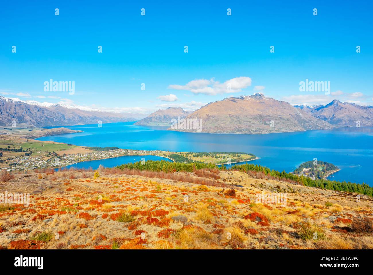 Lago Wakatipu e la catena montuosa Remarkables, vista ad alto angolo, Queenstown, Isola del Sud, nuova Zelanda Foto Stock