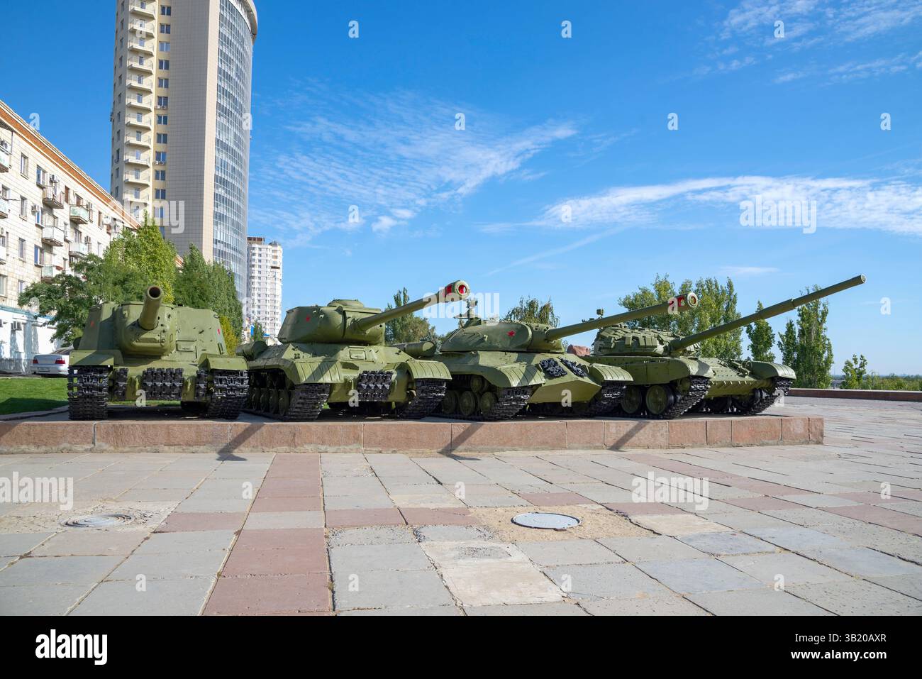 VOLGOGRAD, RUSSIA - 19 SETTEMBRE 2021: Carri armati sovietici alla Battaglia del Museo di Stalingrado. Volgograd Foto Stock