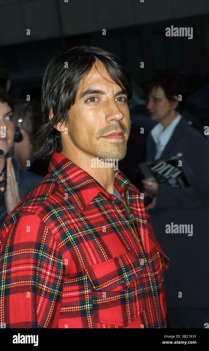 22 AGOSTO 2002 - HOLLYWOOD, CALIFORNIA, STATI UNITI - K25915EG - LOS ANGELES INDUSTRY SCREENING OF ''ONE HOUR SAMUEL GOLDWYN THEATER, BEVERLY HILLS, CA.08-22-2002. / 2002.ANTHONY KIEDIS / PEPERONCINO ROSSO (immagine di credito: © ed Geller/Globe Photos/ZUMAPRESS.com) Foto Stock