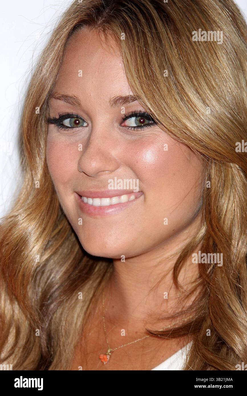 11 settembre 2008 - New York, New York, Stati Uniti - LAUREN CONRAD PRESENTA LA COLLEZIONE LAUREN CONRAD AUTUNNO 2008 PRESSO BLOOMINGDALE'S DI NEW YORK New YORK IL 09-10-2008. / 2008..K59279HMC(immagine di credito: © Henry McGee/Globe Photos/ZUMAPRESS.com) Foto Stock