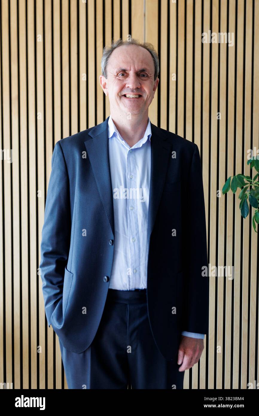 (v.l.) Der Geschäftsführer von ProSiebenSat.1Puls4 Bernhard Albrecht am Dienstag, 22. Aprile 2025 im Rahmen eines interviste mit Redakteur Christoph Silber a Vienna. // (da sinistra) l'amministratore delegato di ProSiebenSat.1Puls4, Bernhard Albrecht il 22 aprile 2025 durante un'intervista con l'editore Christoph Silber a Vienna. - 20250422 PD16262 credito: APA-PictureDesk/Alamy Live News Foto Stock