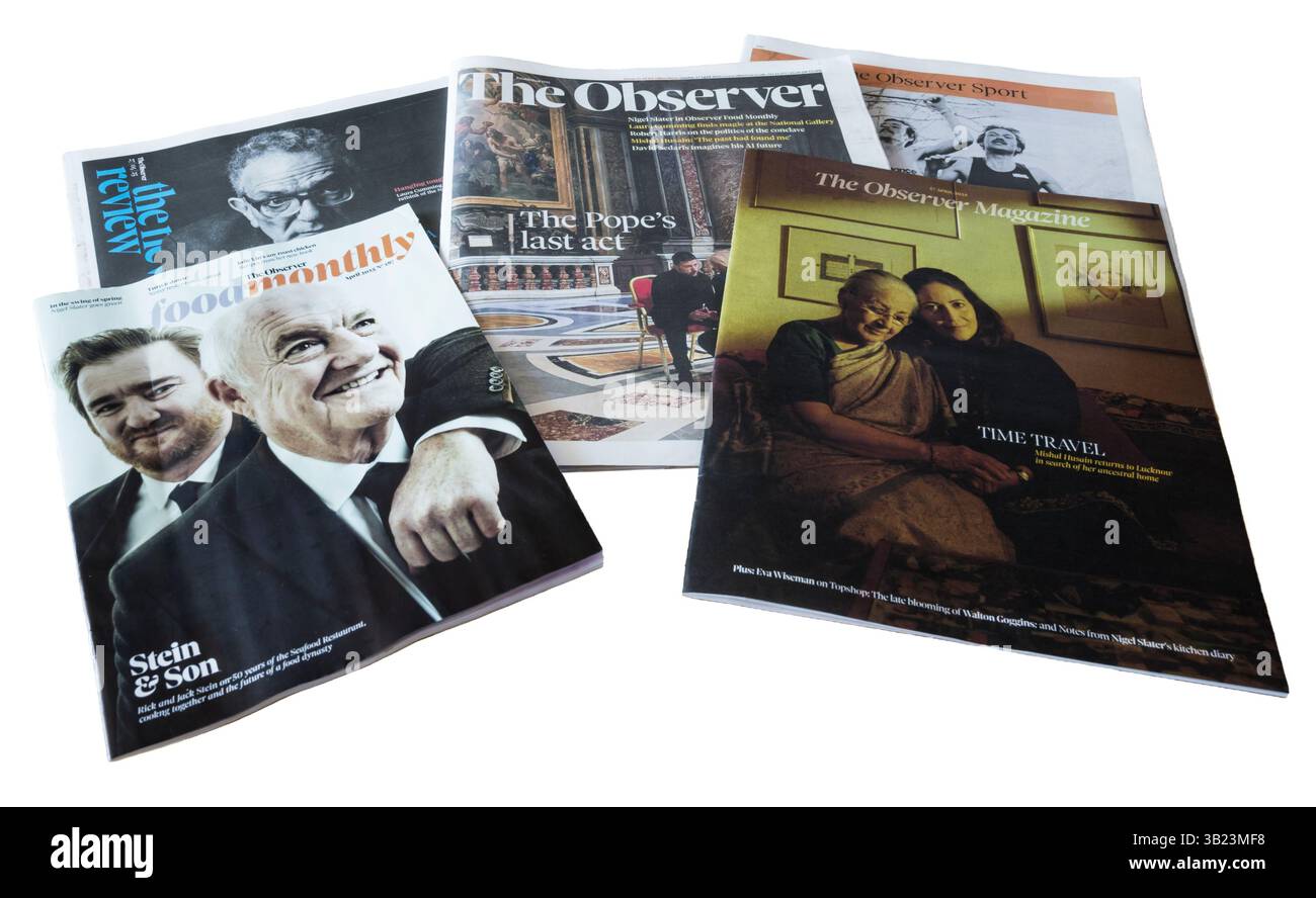 27 aprile 2025. La prima edizione di The Observer dopo la sua separazione dal Guardian dopo la sua vendita da parte di Scott Trust a Tortoise Media. Foto Stock