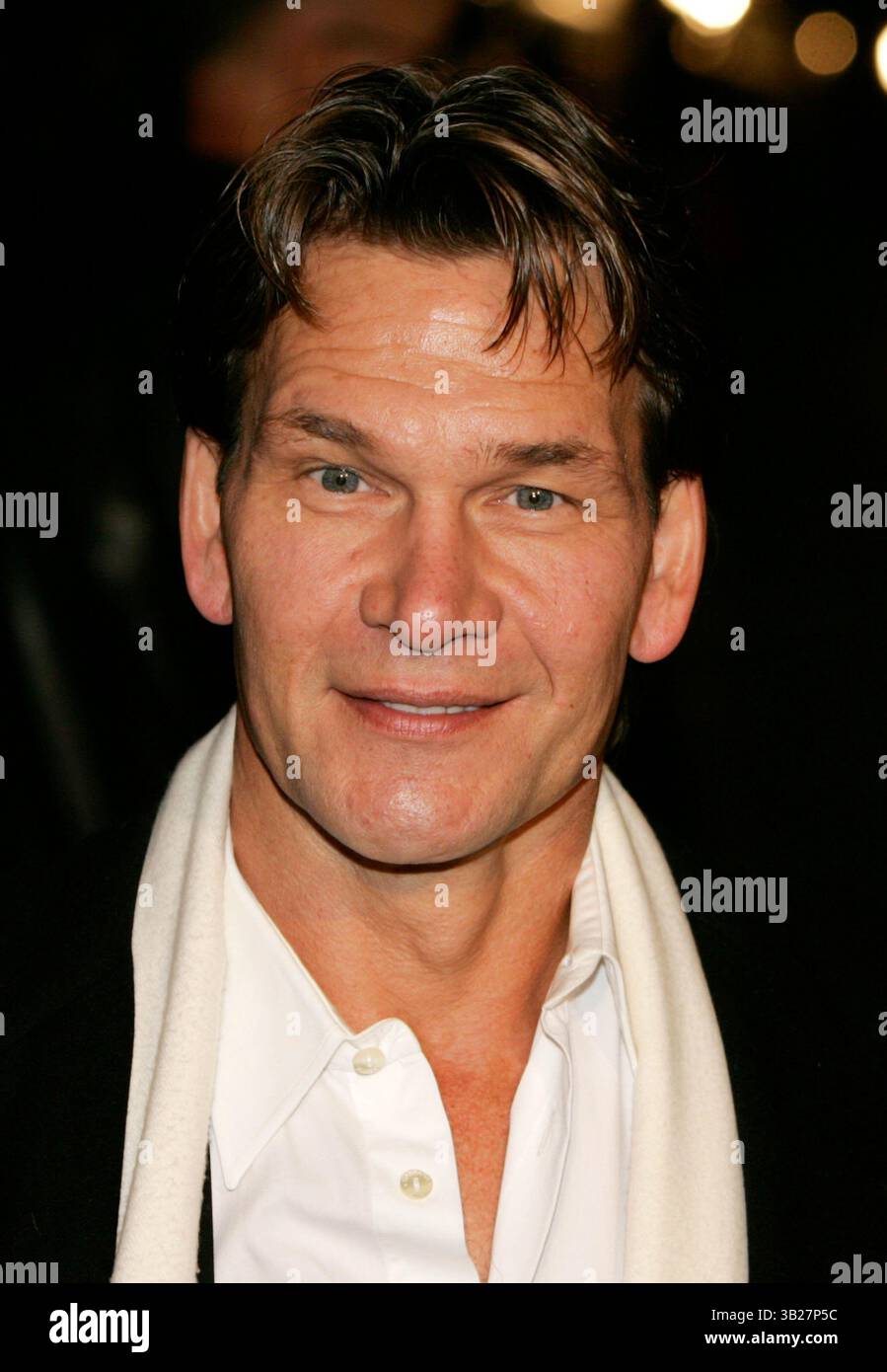 PATRICK WAYNE SWAYZE (18 agosto 1952 - 14 settembre 2009) attore, ballerino e cantautore statunitense è morto all'età di 57 anni per cancro al pancreas lunedì. È conosciuto soprattutto per i suoi ruoli come romantici protagonisti nei film Dirty Dancing e Ghost e come Orry Main nella miniserie televisiva North and South. È stato inserito dalla rivista People come "Sexiest Man Alive" nel 1991. 13 gennaio 2005 - Los Angeles, California, USA - PATRICK SWAYZE presso l'Hallmark Channel NCTA Dinner presso l'EBell Club di Los Angeles, California. (Immagine di credito: © David Livingston/ZUMA Press) Foto Stock