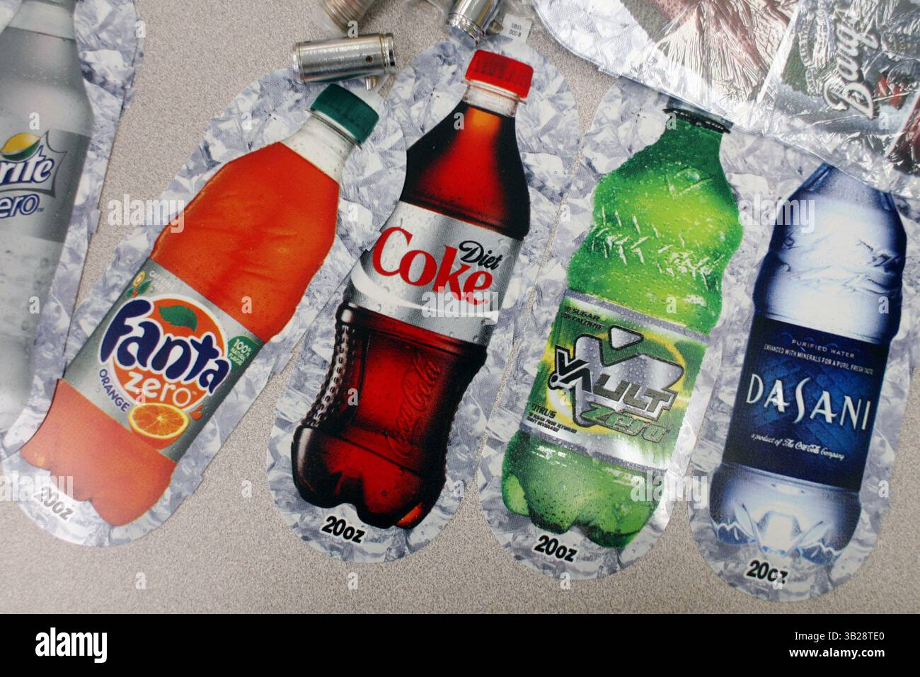 KERI WIGINTON | volte. PT 311064 WIGI coke 2 (08/26/2009 Land o' Lakes) Land o' Lakes High School sta vendendo solo prodotti Coca-Cola nei propri distributori automatici. Tutte le scuole della contea di Pasco stanno passando dalla Pepsi alla Coca-Cola dopo aver firmato un nuovo contratto di esclusiva. Le macchine sono riempite di bevande dietetiche, Powerade e acqua vitaminica. (Immagine di credito: © St. Petersburg Times/ZUMA Press) Foto Stock