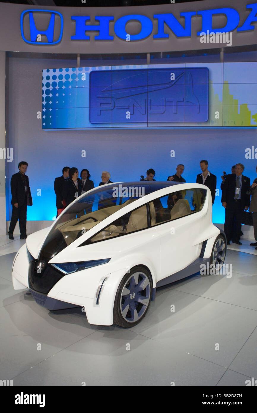 2 dicembre 2009 - Los Angeles, California, USA - Concept Vehicle Honda P-NUT (Personal Neo Urban Transport) in mostra al Los Angeles Auto Show 2009 (Credit Image: © Karl Polverino/ZUMA Press) Foto Stock