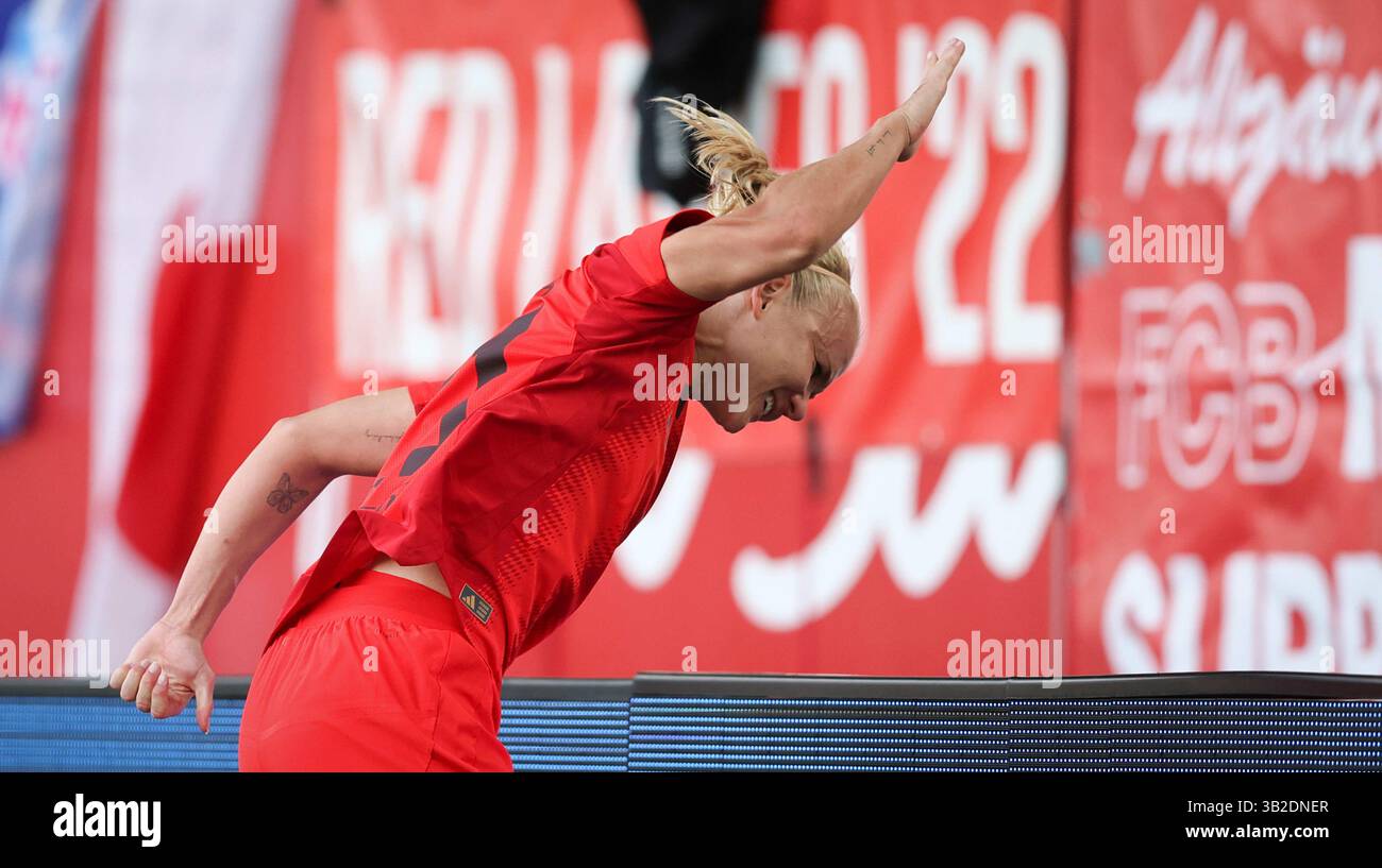 Pernille Harder del Bayern Muenchen jubelt Ÿber ihr Tor zum 2:1 FC Bayern MŸnchen - SC Freiburg 3:1 FC Bayern MŸnchen deutscher Fussball Meister 2024 2025 Fussball Frauen Google Pixel Bundesliga Saison 2024 / 2025 Campionato tedesco FC Bayern Muenchen Women © diebilderwelt / Alamy Stock Foto Stock
