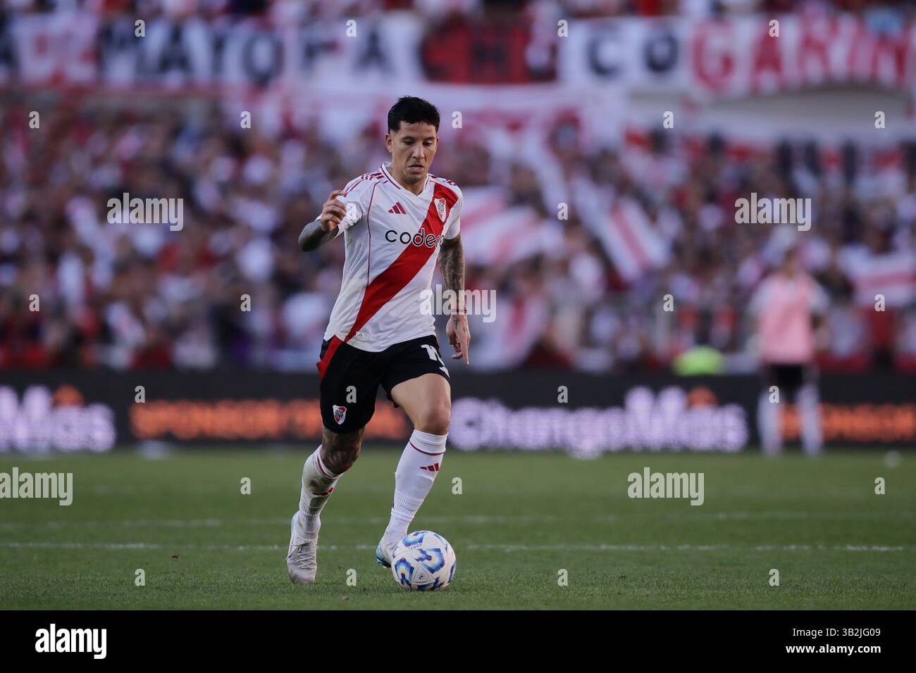 Buenos Aires, Argentina - 27 aprile 2025: Sebastian Driussi da River Plate. River Plate e Boca Juniors si affrontano all'Estadio Monumental in una nuova edizione del Superclásico di calcio argentino, durante il giorno 15 del torneo di apertura 2025 nella Professional Football League. Il fiume di Marcelo Gallardo cerca di scalare la classifica nella zona B con ritorni chiave come Gonzalo Montiel, Lucas Martínez quarta, Enzo Pérez e Marcos Acuña. Nel frattempo, il Boca Juniors, allenato da Fernando Gago, mira a rimanere leader di zona nonostante l'infortunio di Edinson Cavani, con l'intervento di Ezequiel Zeballos. Lo scontro Foto Stock