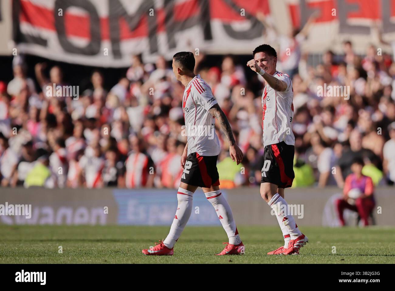Buenos Aires, Argentina - 27 aprile 2025: Franco Matantuono dal River Plate cellebra il suo punteggio.cc River Plate e Boca Juniors affrontano all'Estadio Monumental in una nuova edizione del calcio argentino Superclásico, durante il giorno 15 del Torneo di apertura 2025 nella Professional Football League. Il fiume di Marcelo Gallardo cerca di scalare la classifica nella zona B con ritorni chiave come Gonzalo Montiel, Lucas Martínez quarta, Enzo Pérez e Marcos Acuña. Nel frattempo, il Boca Juniors, allenato da Fernando Gago, mira a rimanere leader di zona nonostante l'infortunio di Edinson Cavani, con Ezequiel Zeballos Foto Stock