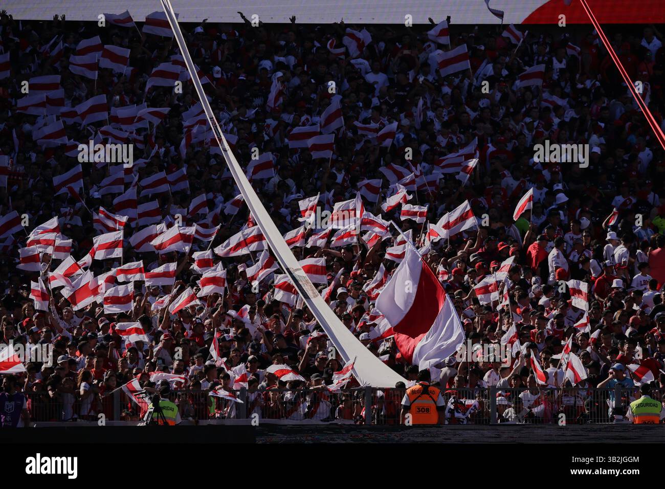 Buenos Aires, Argentina - 27 aprile 2025: River Plate e Boca Juniors si affrontano all'Estadio Monumental in una nuova edizione del calcio argentino Superclásico, durante il giorno 15 del Torneo apertura 2025 nella Professional Football League. Il fiume di Marcelo Gallardo cerca di scalare la classifica nella zona B con ritorni chiave come Gonzalo Montiel, Lucas Martínez quarta, Enzo Pérez e Marcos Acuña. Crediti: UNAR Photo/Alamy Live News Foto Stock