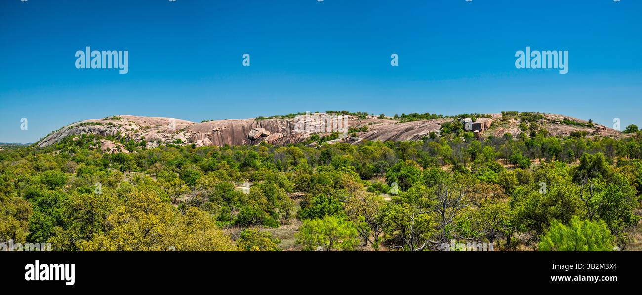 Area di Little Rock, vista dal punto panoramico Loop Trail, Enchanted Rock State Natural area, in Hill Country vicino a Fredericksburg, Texas, Stati Uniti Foto Stock