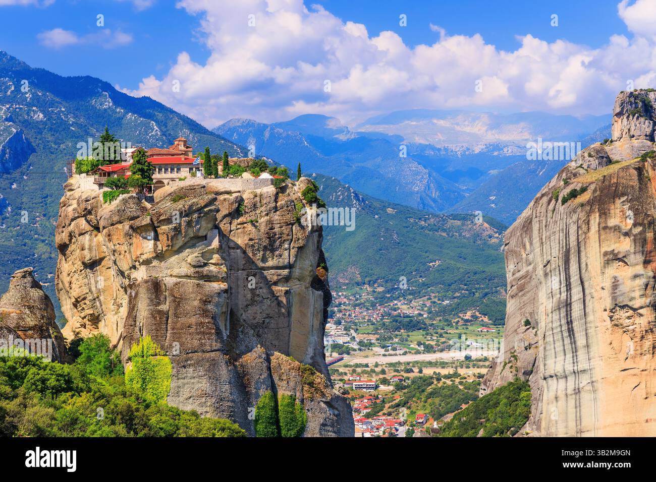 Monastero della Santissima Trinità (Agia Trias). I monasteri di Meteora, Grecia Kalambaka. Sito patrimonio dell'umanità dell'UNESCO. Foto Stock