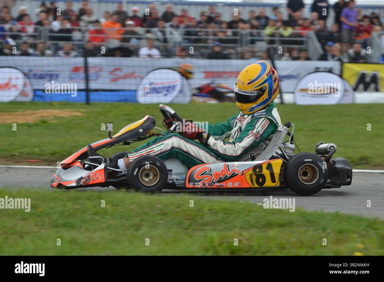 Jules Gounon è un pilota francese professionista, la sua carriera si concentra sulle corse automobilistiche sportive, suo padre Jean-Marc Gounon ha gareggiato in 9 Gran premi tra il 1993 e il 1994. Foto Stock