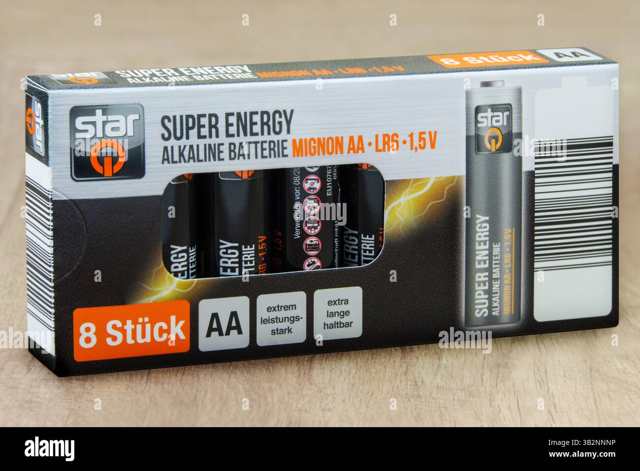 Batterie alcaline Super Energy 8 batterie Mignon AA 1,5 Volt Foto Stock