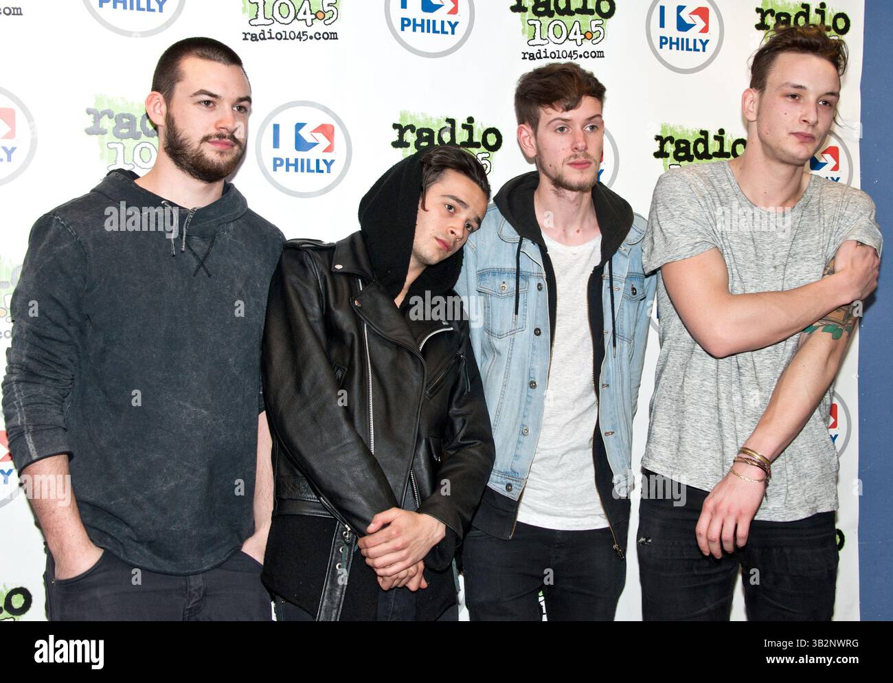 Ross MacDonald, Matthew Healy, Adam Hann e George Daniel dei 1975 al radio 104,5 FM WRFF 's i HeartRadio Performance Theatre di Bala Cynwyd, PA - 28 marzo 2013 Foto Stock