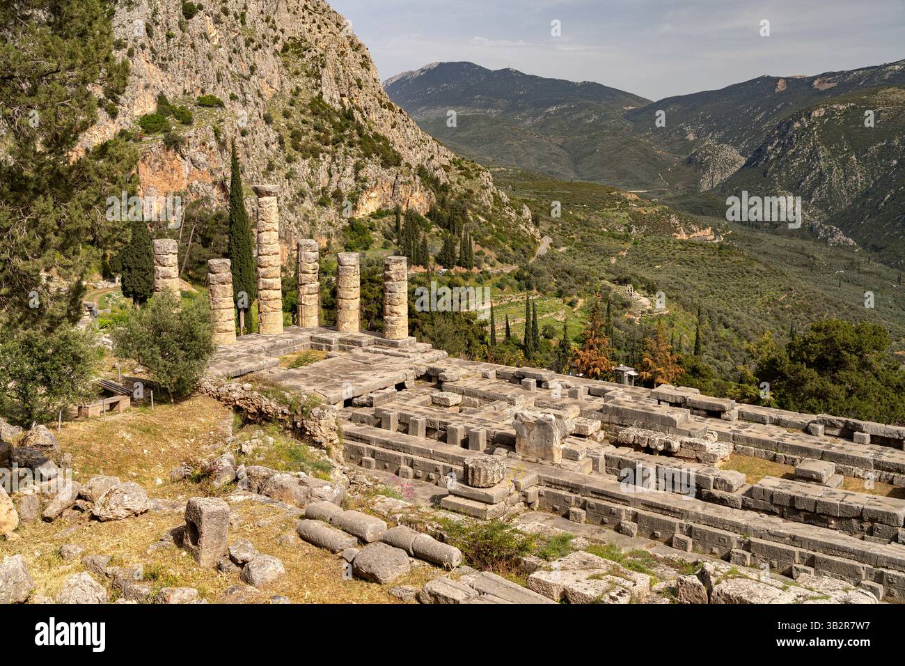 Apollotempel Der Apollotempel, Archäologische Stätte von Delphi, Weltkulturerbe der UNESCO a Delfi, Griechenland il Tempio Îf Apollo, Delphi Archae Foto Stock
