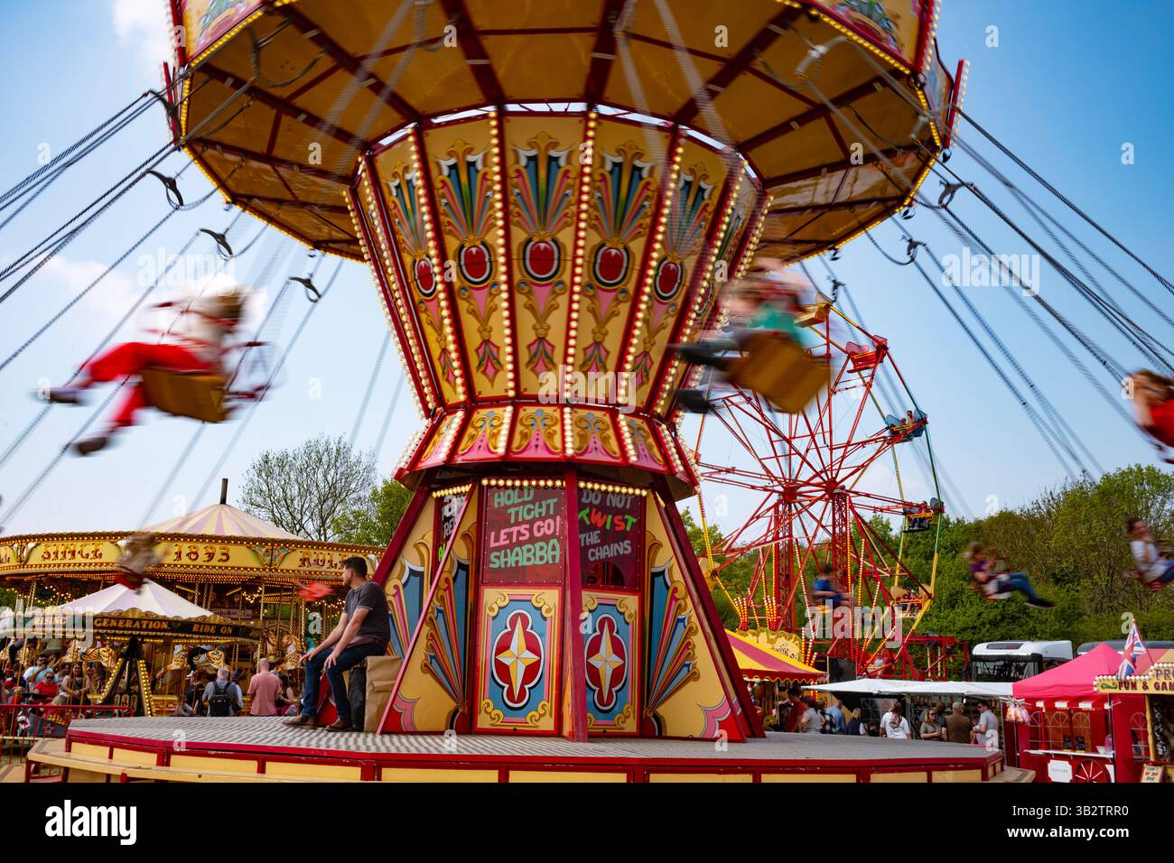 Zaffron Walden Crank-up presso Carver Barracks, Saffron Walden UK 27 aprile 2025 Steam Traction Engines and Vintage Cars in mostra presso lo Saffron Walden C. Foto Stock