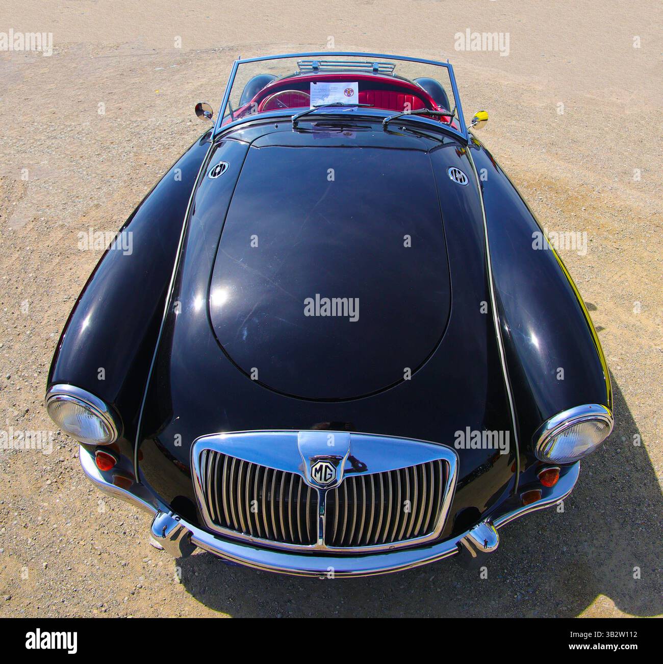 27.04.2025, Oldtimer Treff am Theresienwiese Muenchen, im Bild: MG Oldtimer *** 27 04 2025, Oldtimer Treff a Theresienwiese Monaco, nella foto MG Oldtimer Foto Stock