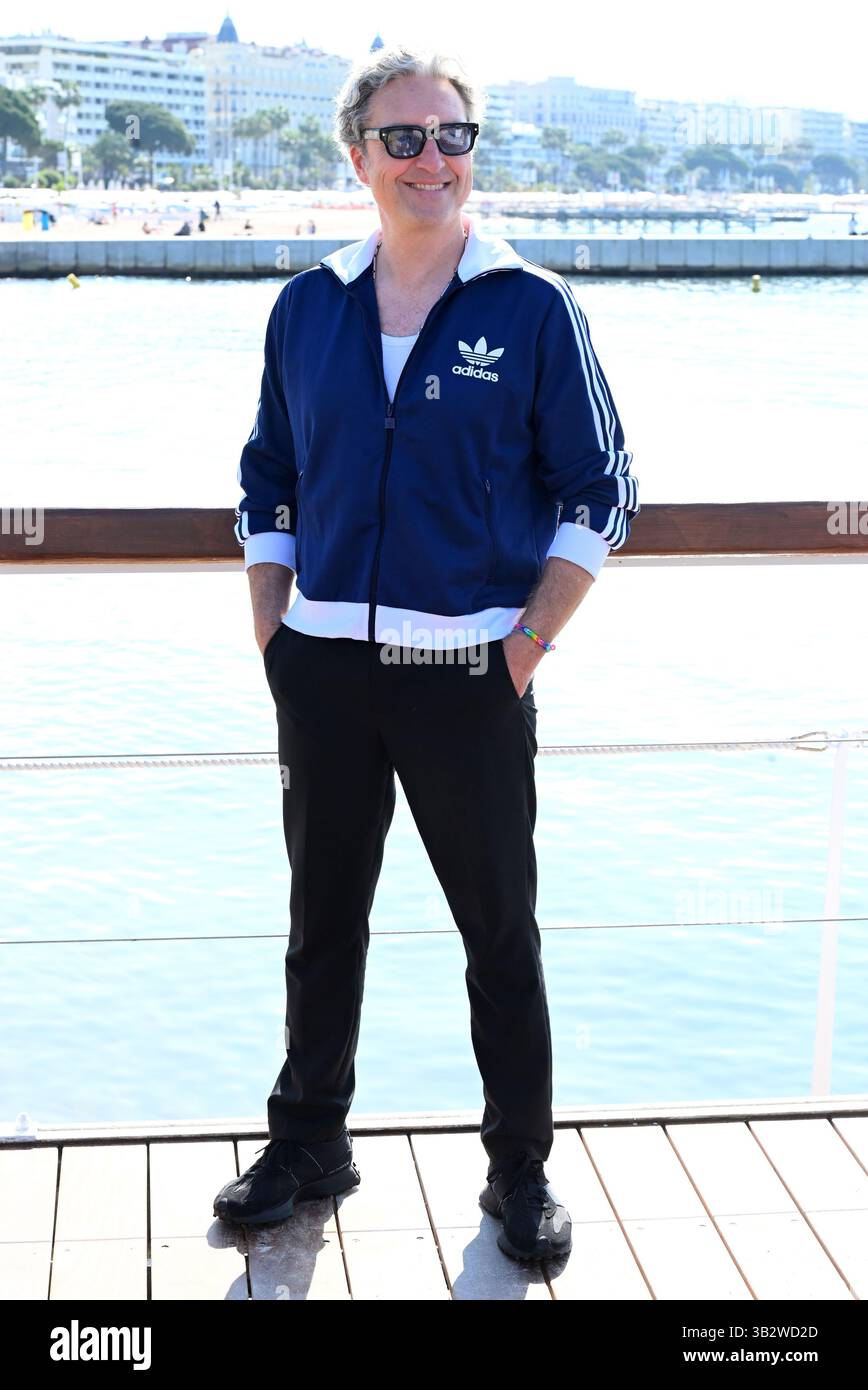 Cannes, Francia. 28 aprile 2025. Cannes - 8° Canneseries International Festival - Photocall "Rien ne T'efface" - Benjamin Baroche credito: Independent Photo Agency/Alamy Live News Foto Stock