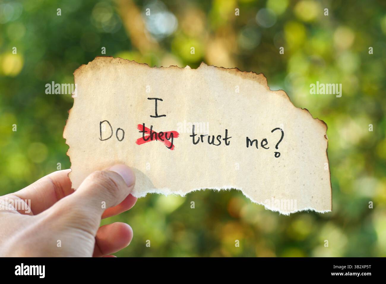 Si fidano di me? SOSTITUIRE MI FIDO? Un viaggio potente che esplora la fiducia interiore, la fiducia in se stessi, la resilienza emotiva, la forza personale, la crescita, e. Foto Stock