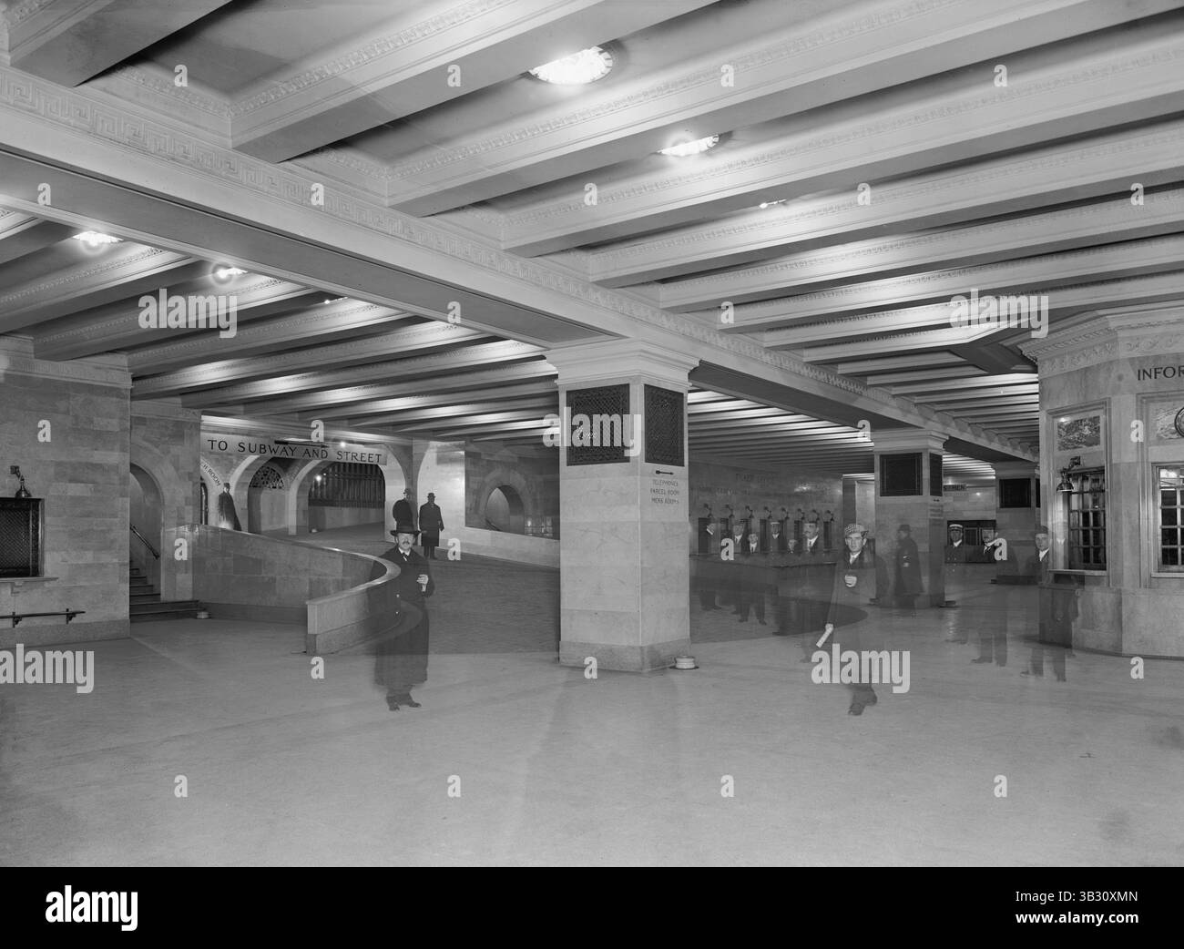 29 dicembre 2015 - Concourse with Ramp, Grand Central Terminal, New York City, USA, circa 1915 (immagine di credito: © Glasshouse via ZUMA Wire) Foto Stock